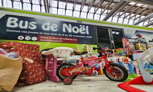 Bus de Noël 2024 : collecte de jouets solidaire dans l’Agglomération de La Roche-sur-Yon