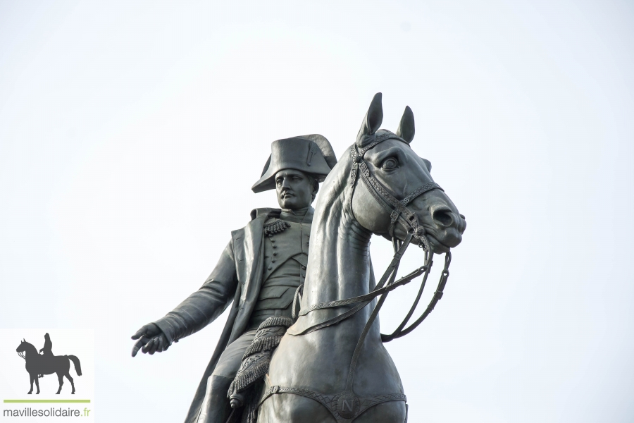 la_statue_de_Napoléon_restauré_place_Napoléon_la_Roche-sur-Yon_novembre_2020-3