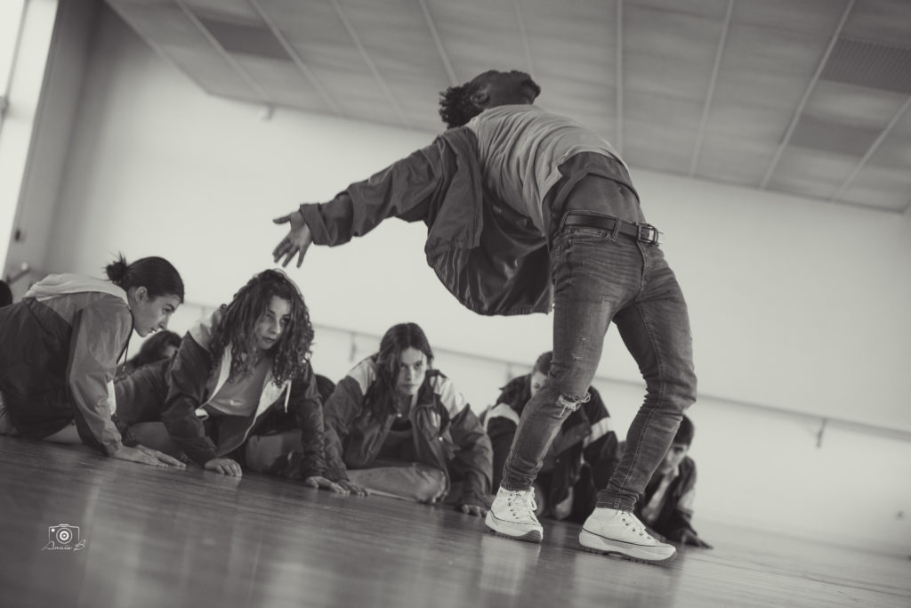 "MOTION" - Une création artistique sur les migrations et la solidarité.