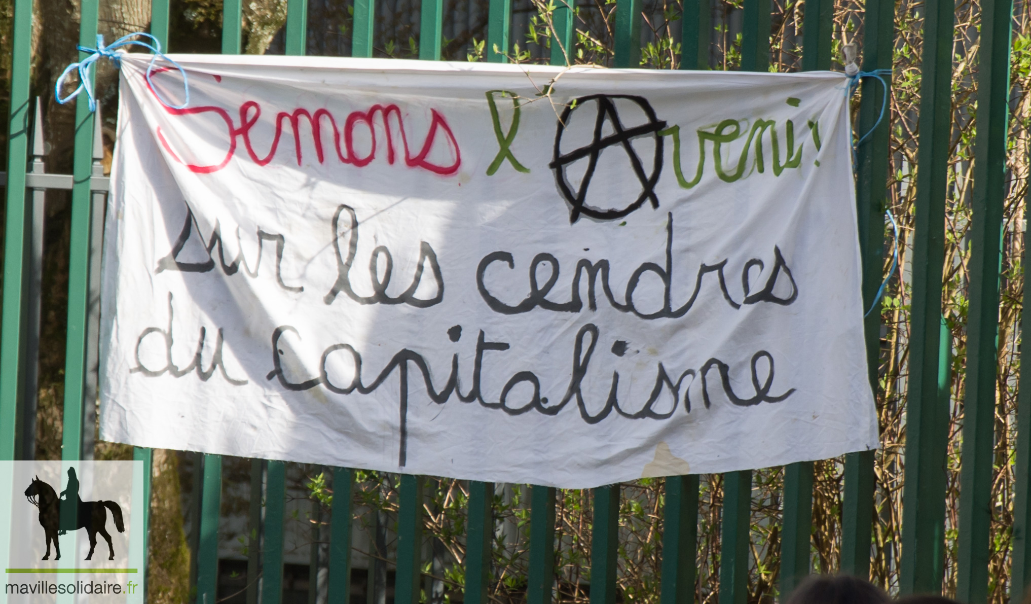 Climat 300 manifestants LA ROCHE SUR YON mavillesolidaire1 7220