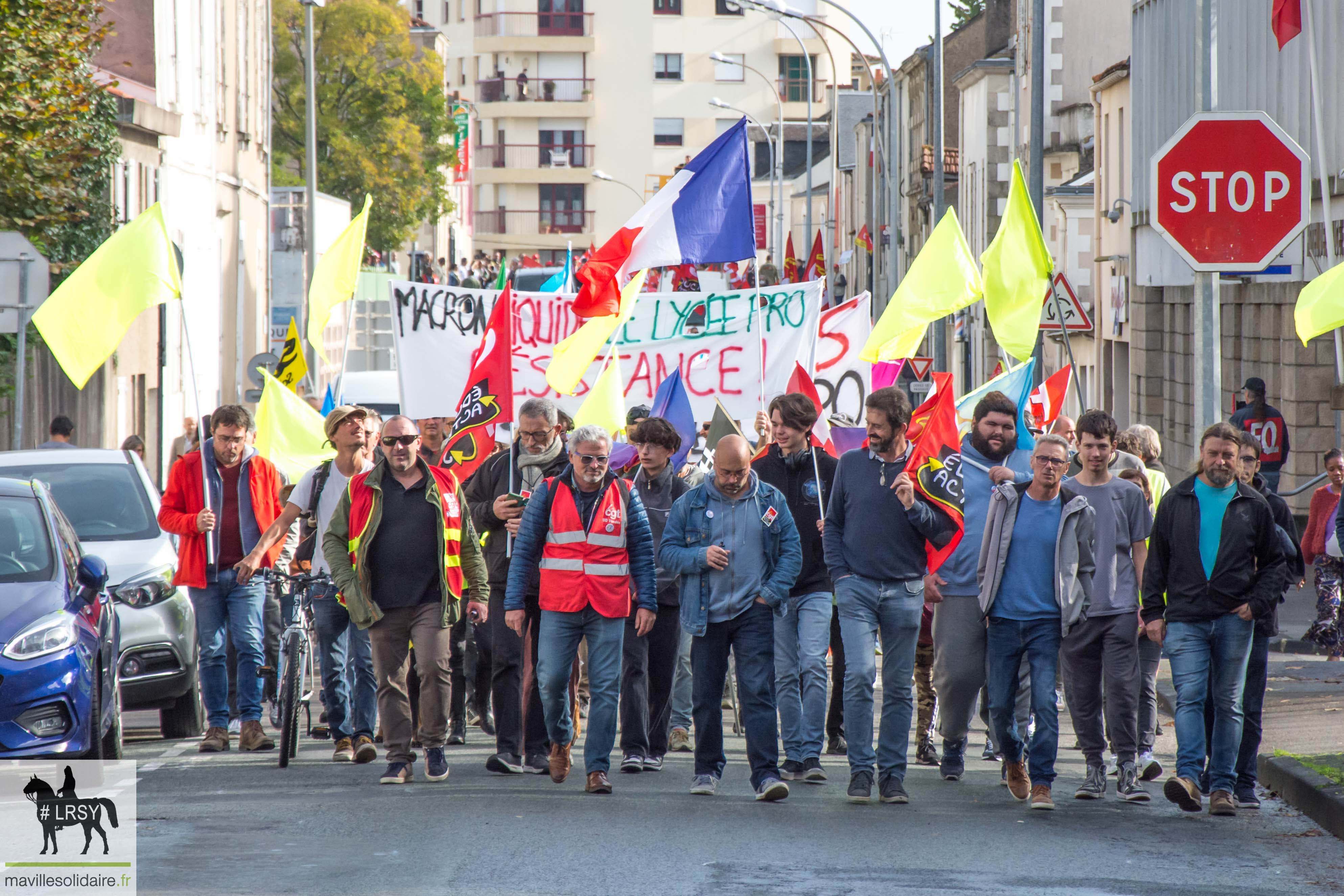 Manifestation 18 octobre 2022 LRSY mavillesolidaire.fr La Roche sur Yon 12