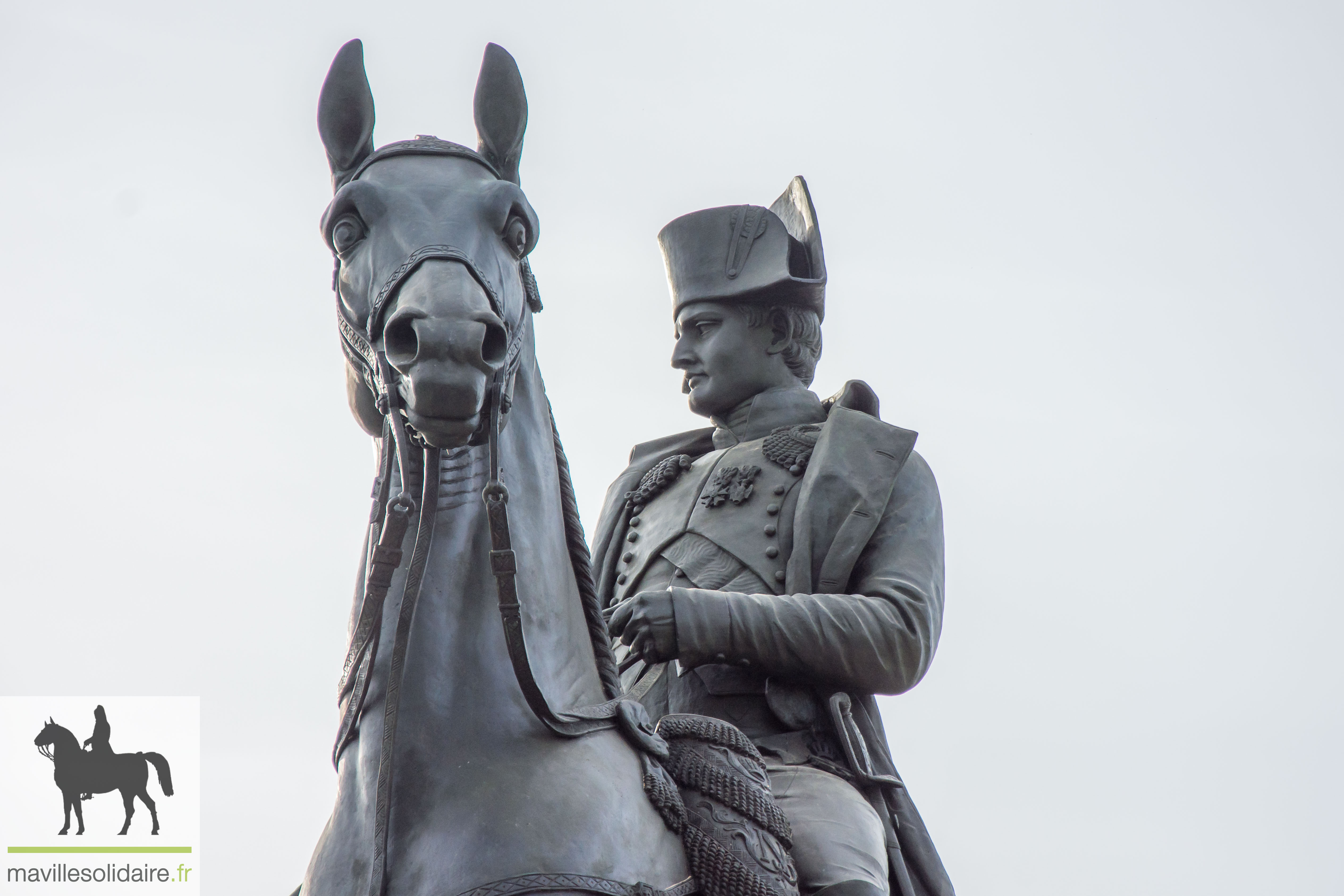 la statue de Napoléon restauré place Napoléon la Roche sur Yon novembre 2020 1