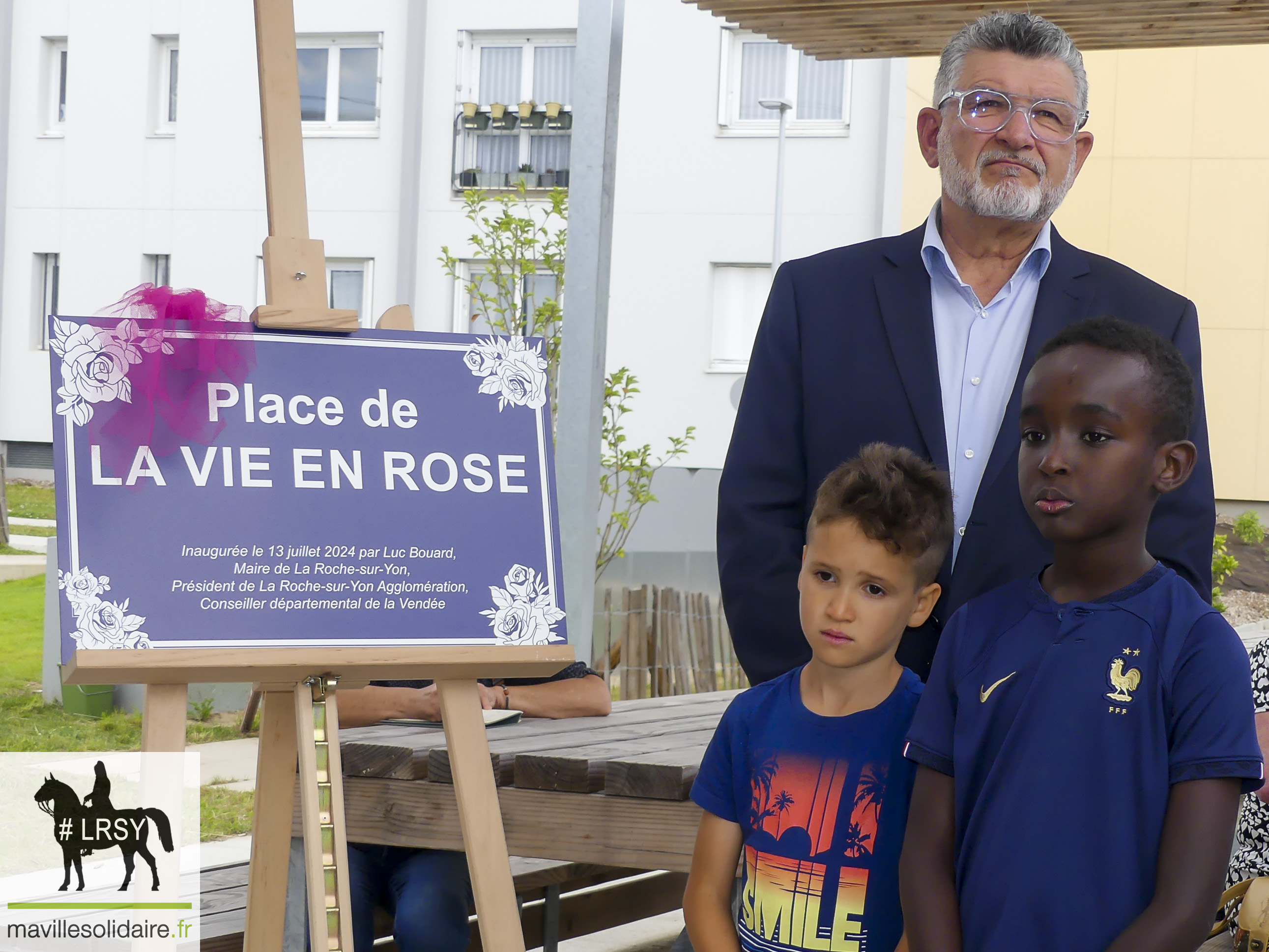 PLACE VIGNE AUX ROSES 5