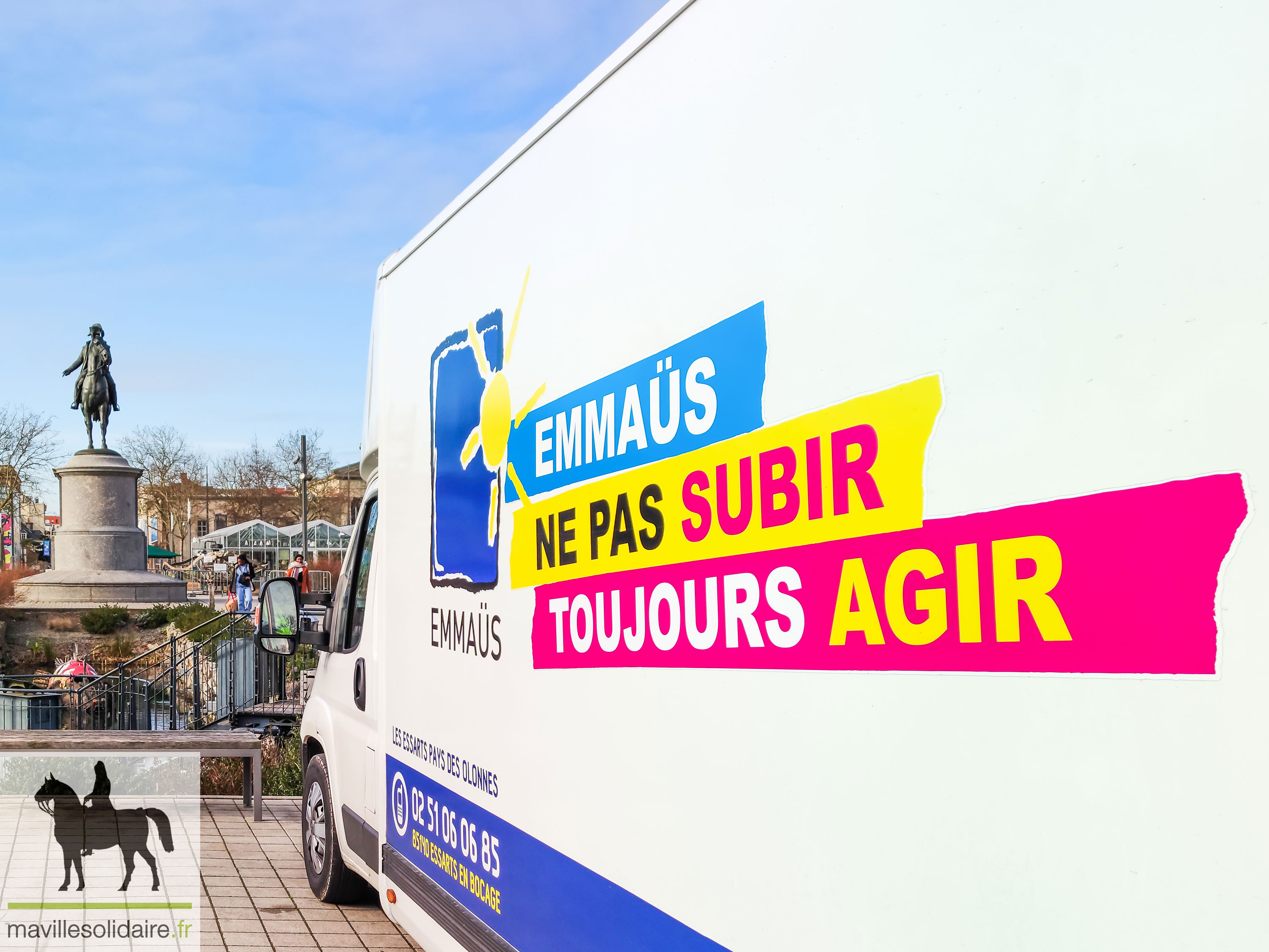 Emmaüs Vente solidaire pour l'Ukraine.