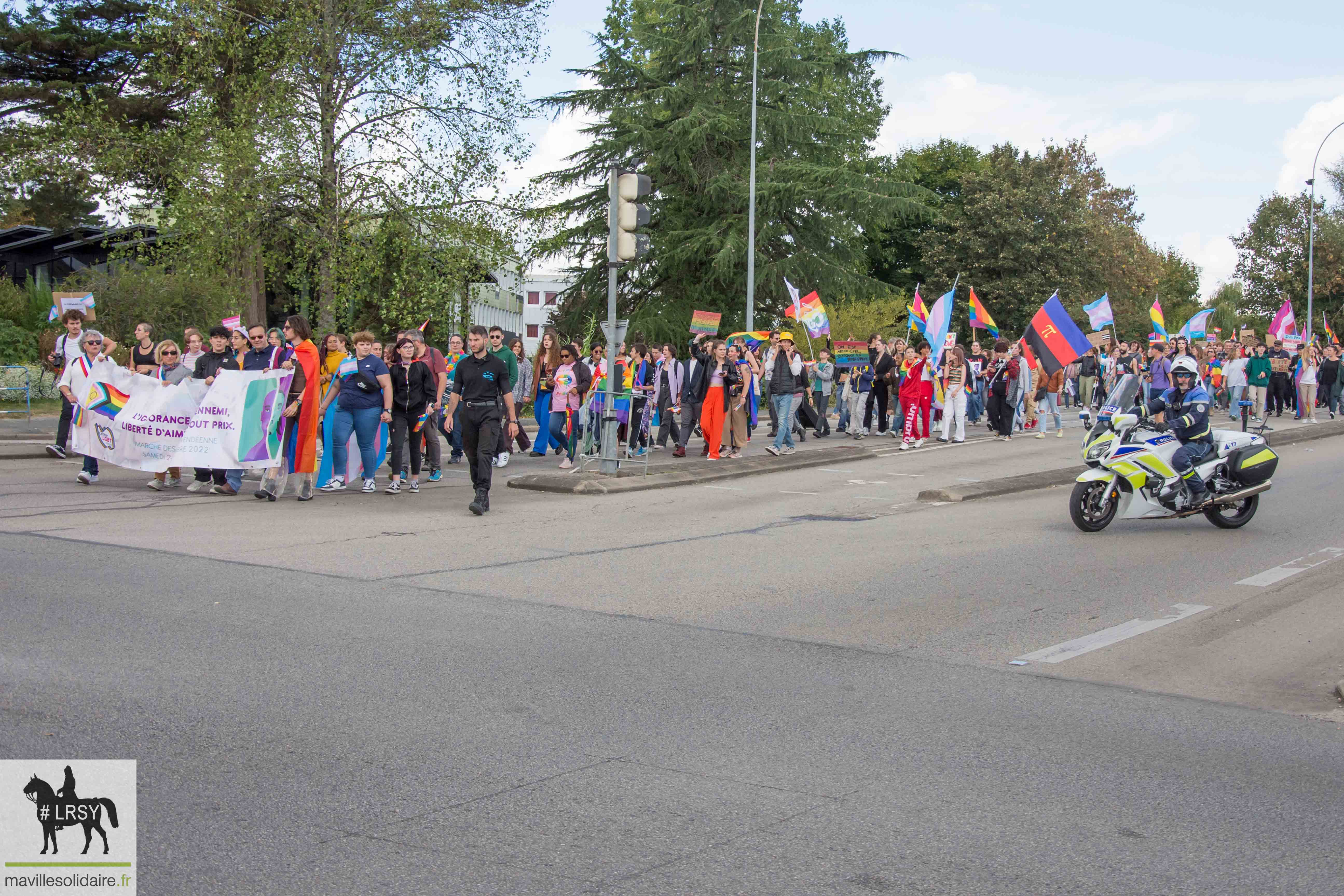 Marche des fierté LGBT LRSY mavillesolidaire.fr Vendée 14