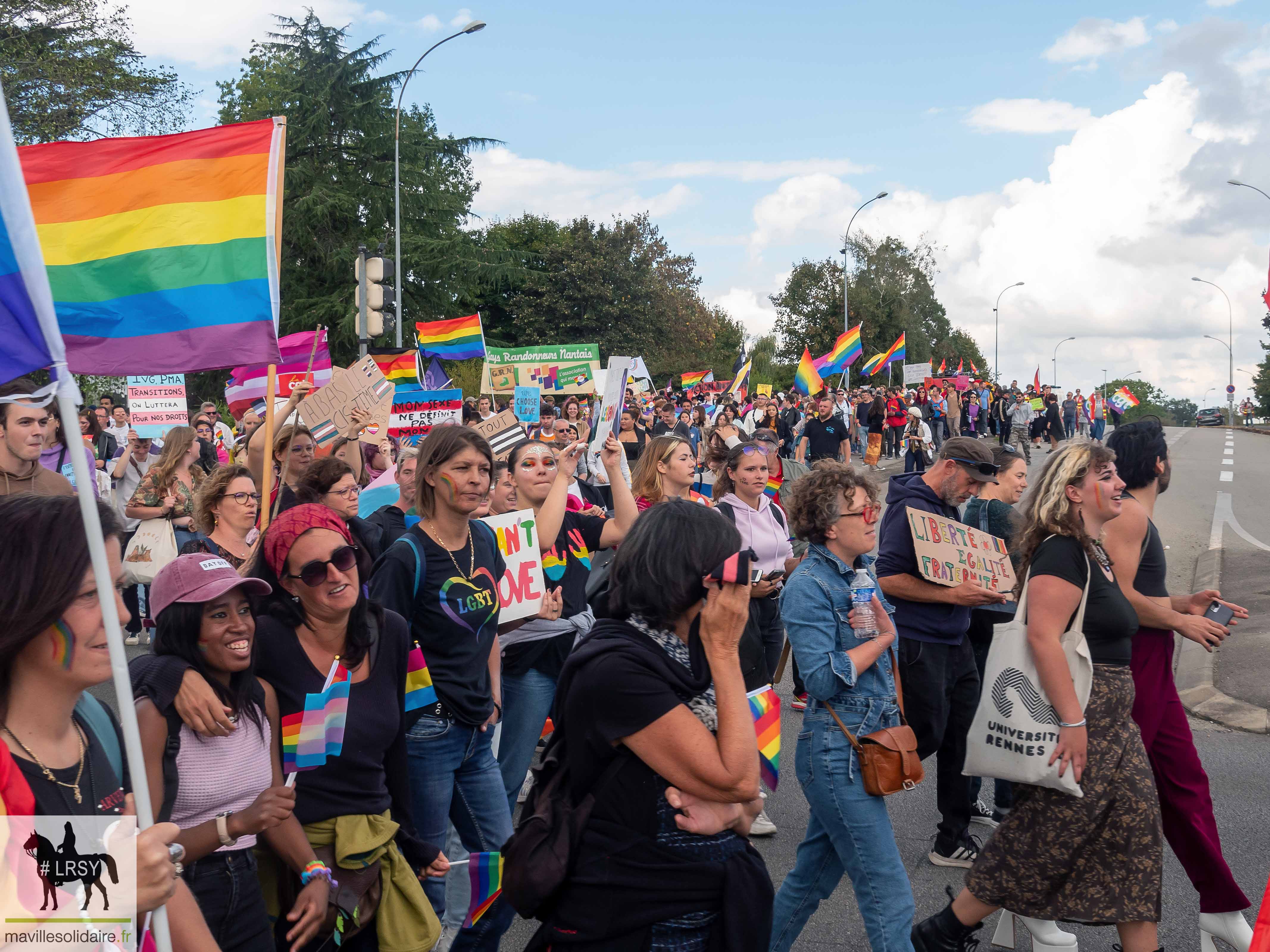 Marche des fierté LGBT LRSY mavillesolidaire.fr Vendée 2 10