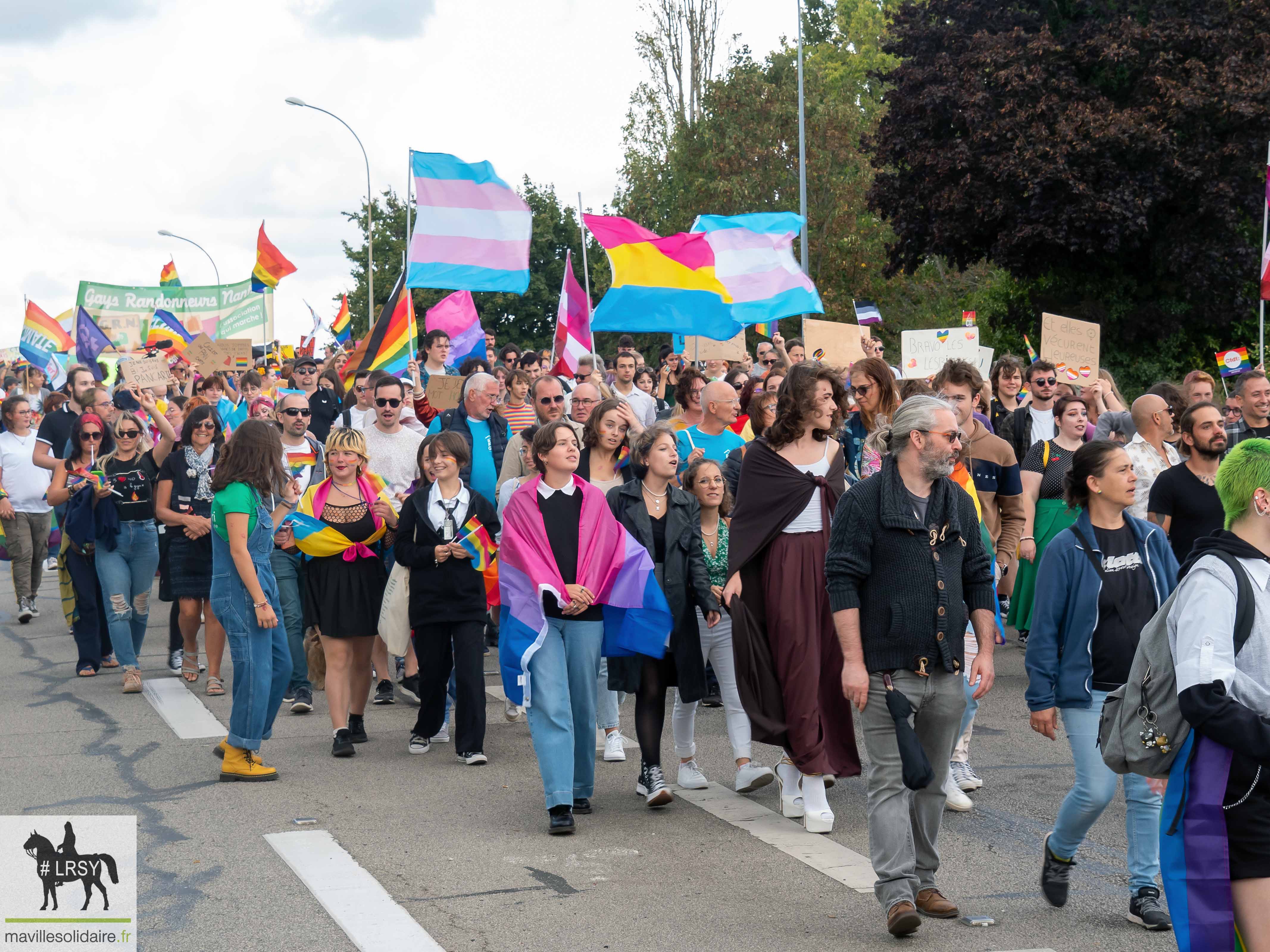Marche des fierté LGBT LRSY mavillesolidaire.fr Vendée 2 9
