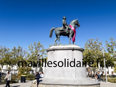 statue napoleon rose 20171003 1986520723
